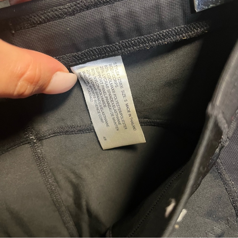 Size Small Cw-X Running Capris - image 4